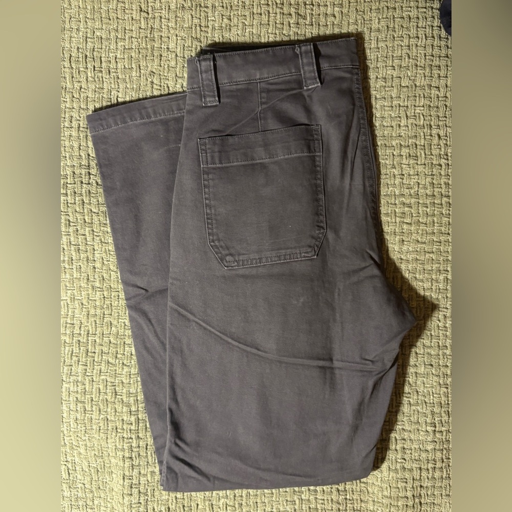Men’s grey pants